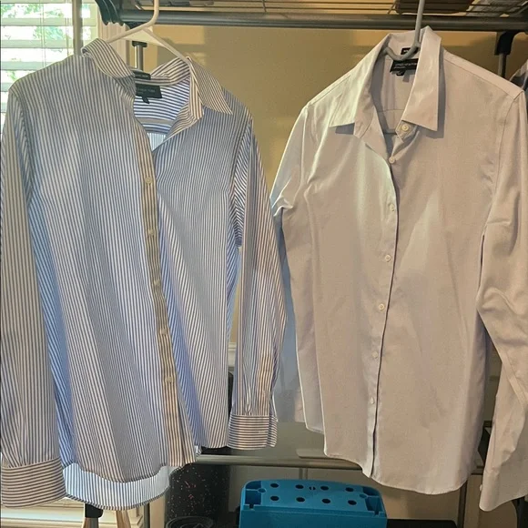 Two (2) Jones New York Signature Non-Iron Button-ups M - Picture 2 of 5